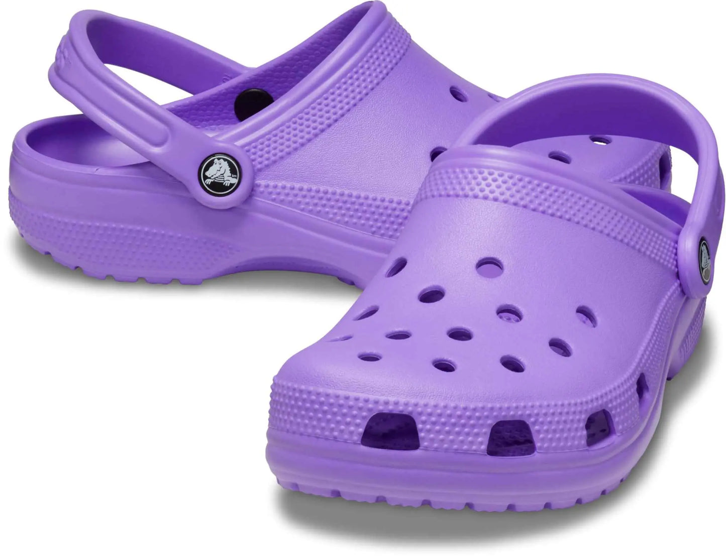 Crocs Unisex-Adult Classic Clogs in black, featuring lightweight comfort and ventilation ports for breathability.