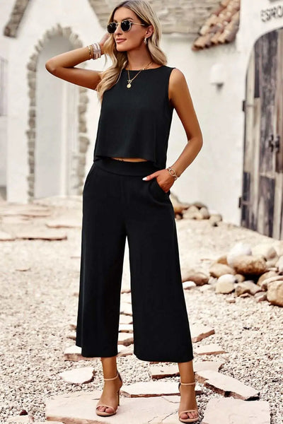 Buttoned round neck tank and wide leg pants set with pockets, viscose and linen blend.