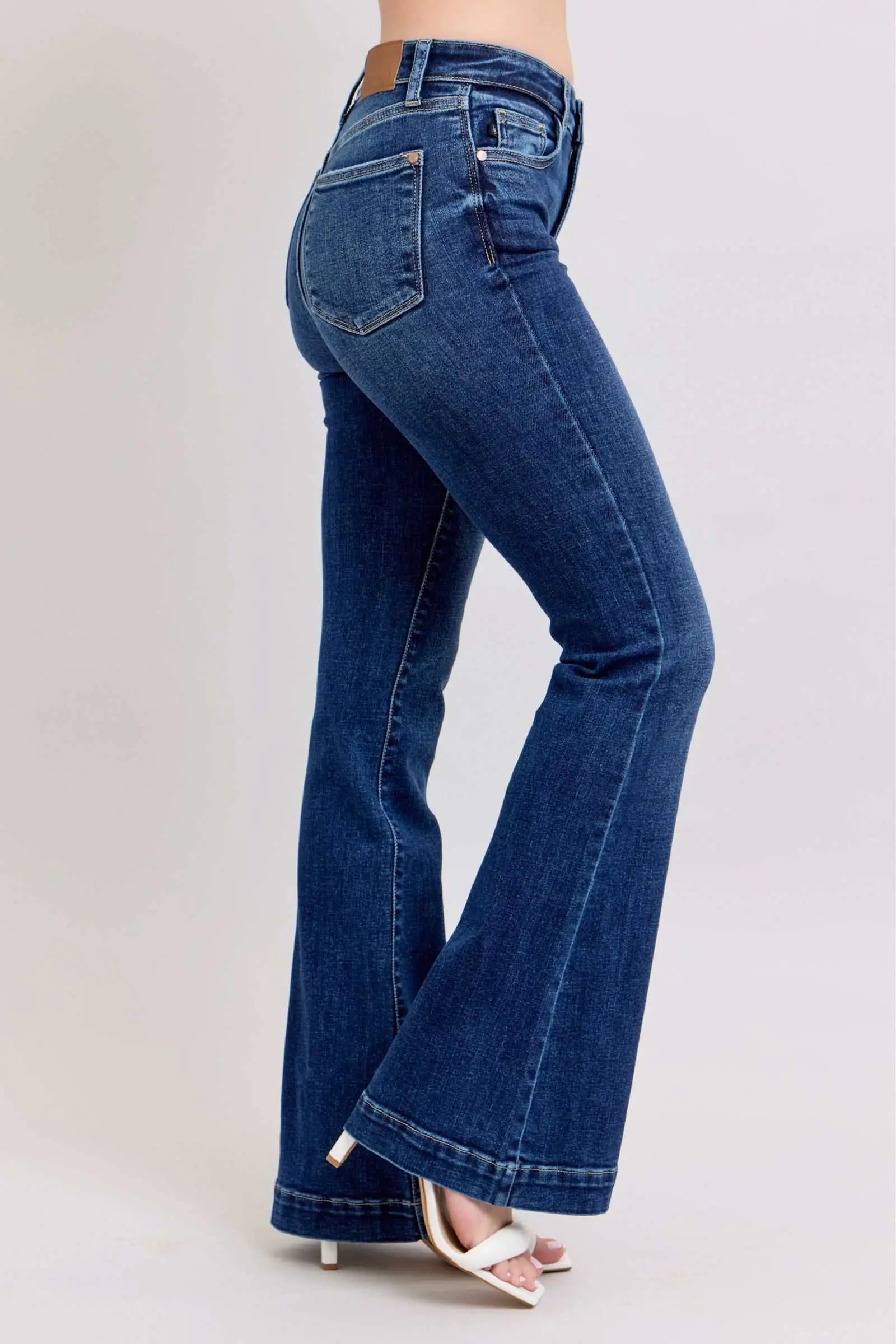 Judy Blue Full Size High Rise Flare Jeans with Pockets Plus Size - Trendy Denim with Flattering Fit