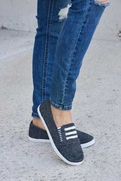 Toe Slip-On Flat Sneakers