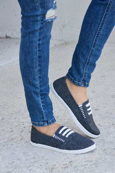 Toe Slip-On Flat Sneakers